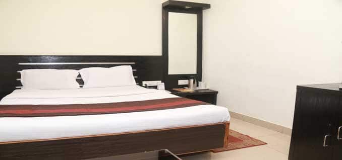 Deluxe Room AC